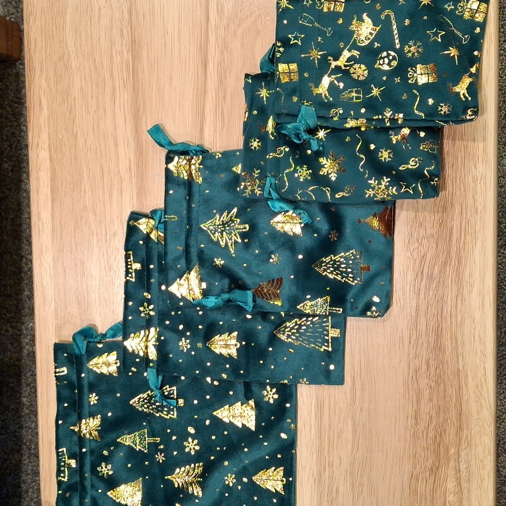 5 Green & Gold Drawstring Bags - Picture 9 of 9